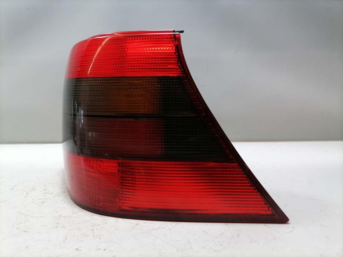 VW Golf 4 original R&uuml;cklicht R&uuml;ckleuchte Schlussleuchte rechts Flie&szlig;heck Bj.2001